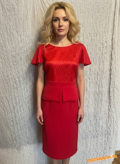 elegantné jahodové šaty s čipkou