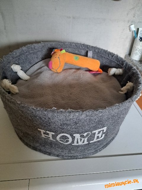 PELECH PRE DOMACE ZVIERATA ....STREDNA VELKOST...