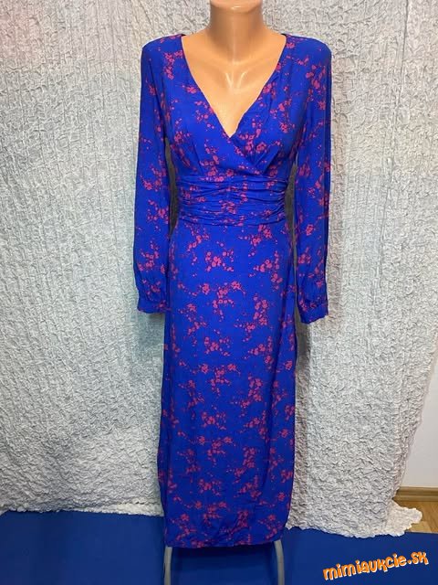 prekrásne parížskomodro ružové šaty s riaseným pásom Reserved