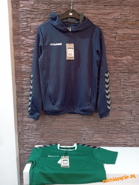 Mikina a tričko Hummel.