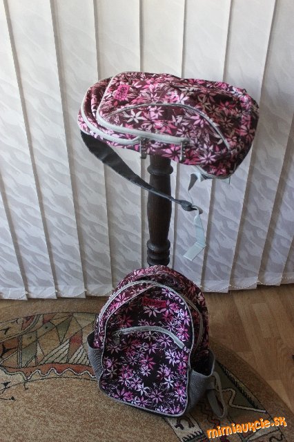 Školská  dievčenská aktovka 2 ruksáčiky v jednom ....2 v 1 ....Nepremeškajte !!! Pribalím darček...