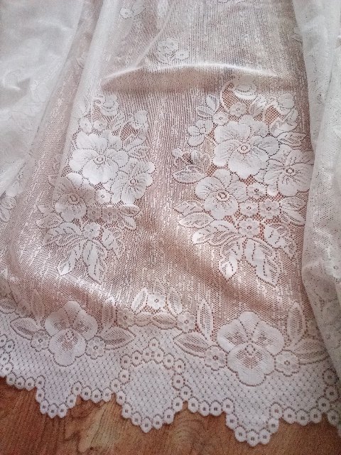 ............ záclona......... biela.......... 310 cm.......