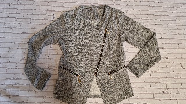 *** sivé sačko*** odhadom v.S/ M*** premetajte***