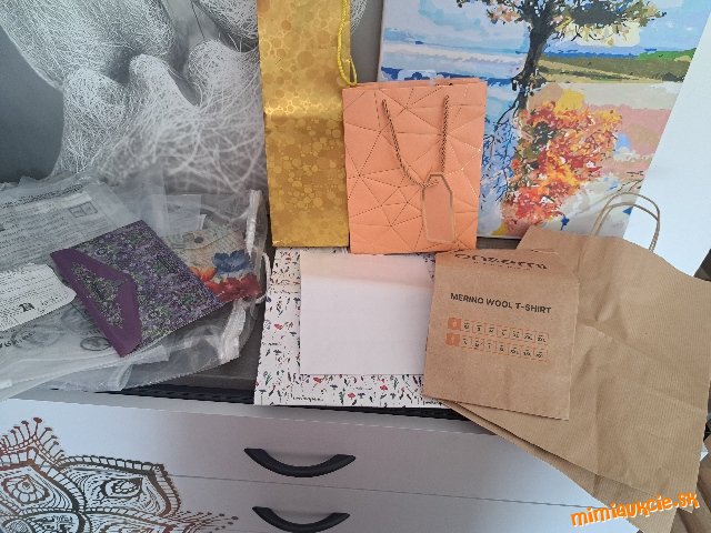 DARCEKOVE TASKY A OBALY...