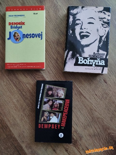 Perfektné knihy na letnú dovolenku