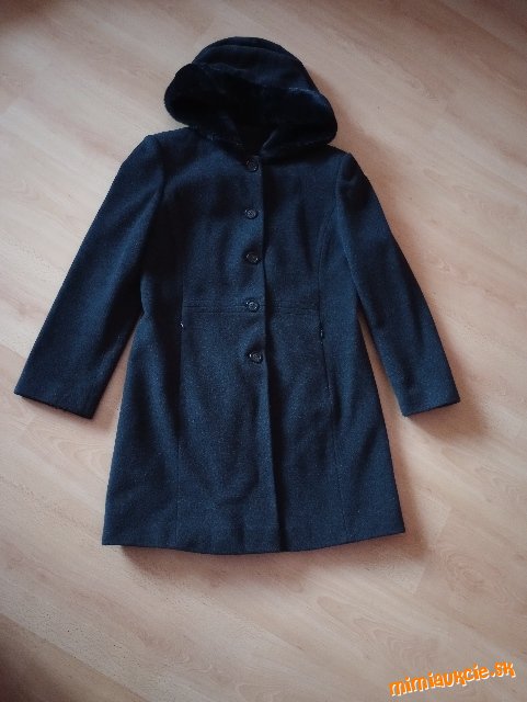 Kvalitný kabátik 36/38