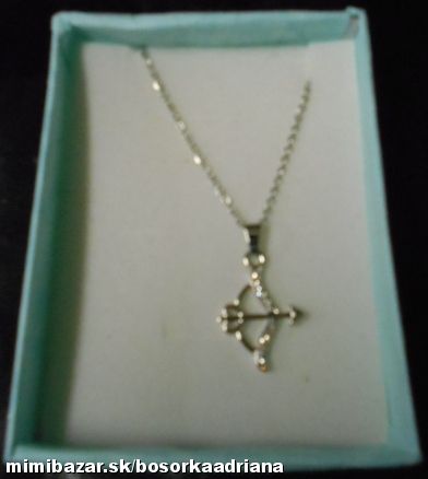 Prívesok LUK LÁSKY v striebristej farbe,bižutka,ktorú v tescu nekúpite :-D