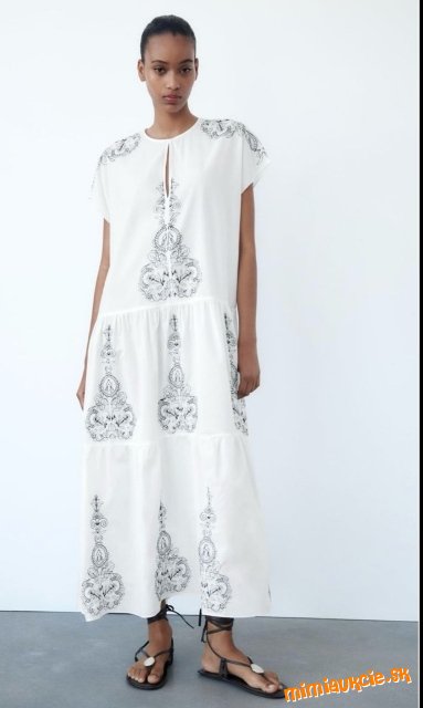 Nadherne vysivane vzdusne saty, stalica v satniku! Top stav