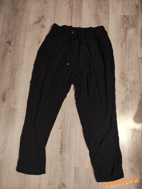 Pohodlné teplákové nohavice na leto