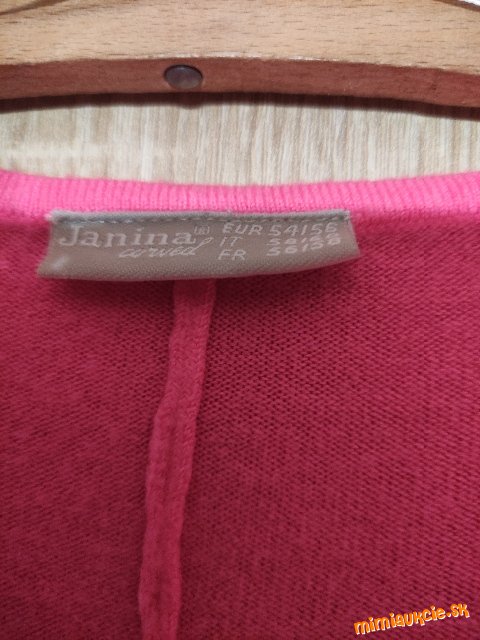 Ružový svetrík
