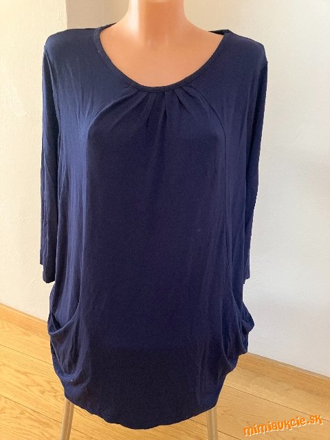 krásne dlhšie triko s 3/4 rukávmi a vreckami