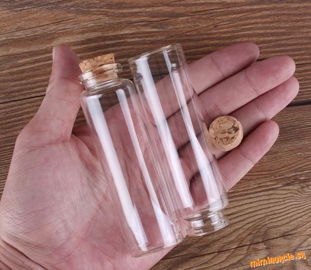 Sklenené nádobky s korkovou zátkou :)
