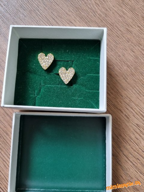 nové pozlátené náušnice s kamienkami srdiečka s krabičkou
