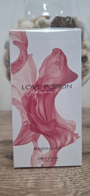 Parfumovaný telový sprej Love Potion Blosson Kiss 75ml-Oriflame