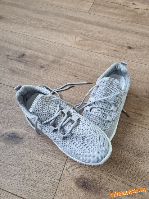 nové sivé botasky na šnúrky 36