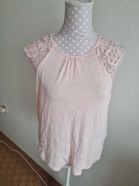 bledoružový top s čipkovanými rukávmi H&M veľ. 38