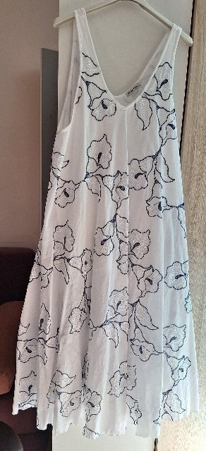 Dámske šaty na ramienka vhodné aj ako elelgantné