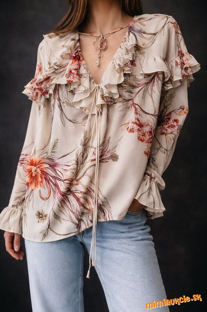 úžasná béžovo farebná oversize blúza s volánmi h&m