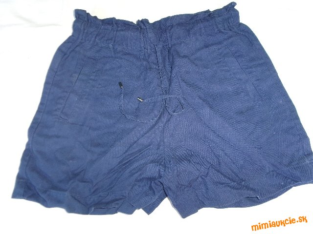 DÁMSKE kraťasy BENETTON................OD EURA