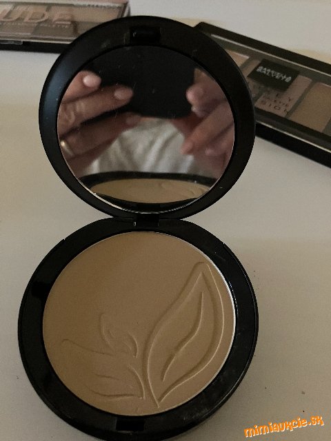 Skvelý kompaktný púder Pure Bio, odtieň 03