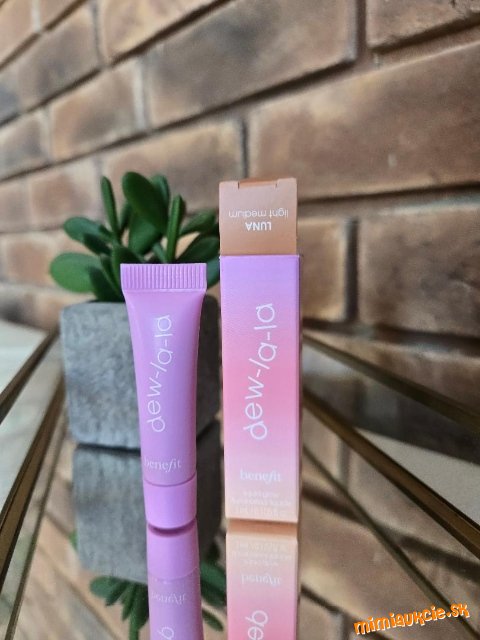Benefit Dew-la-la rozjasnovac odtien Luna 3g