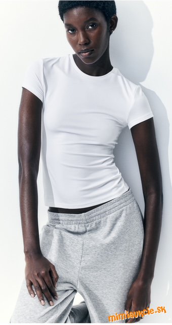 Top s mikrovlakna - novinka H&M - v predajni 8,99eur