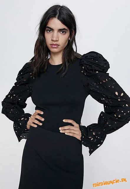 ZARA - Atraktívne Tričko / Top s Krásnou Madeirou