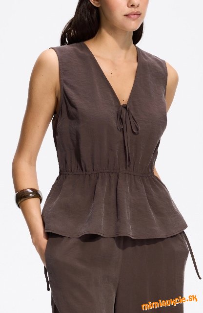 Top z modalu - novinka Reserved - v predajni 19,99eur