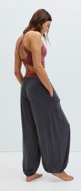 Bombove lahucke teplaky - prave dorazilo H&M - v predajni 43,99eur