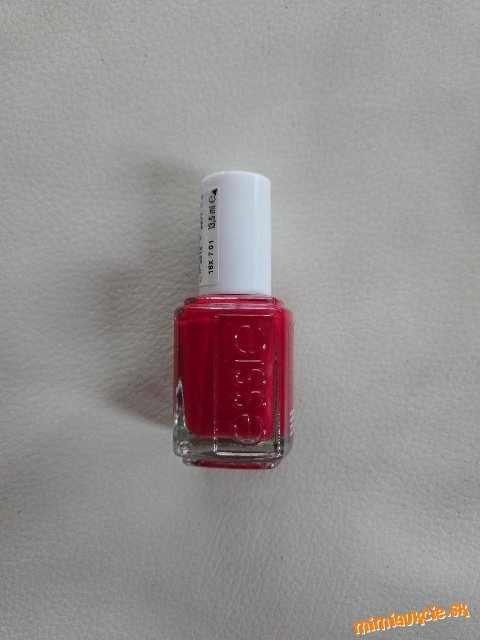 Essie lak na nechty 750 not red-y for bed 13,5ml