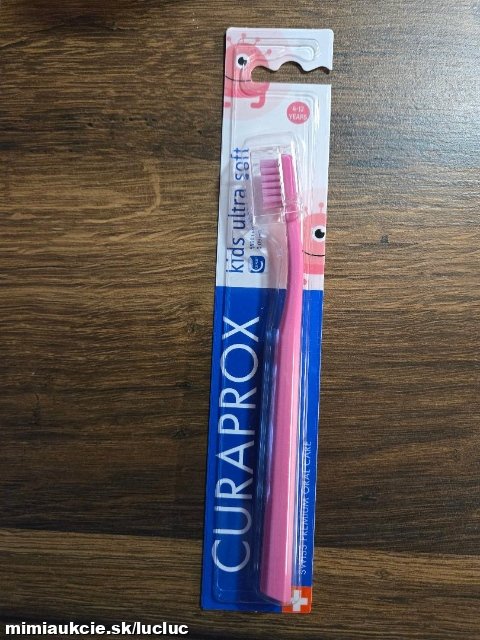 Curaprox Kids Ultra Soft zubna kefka