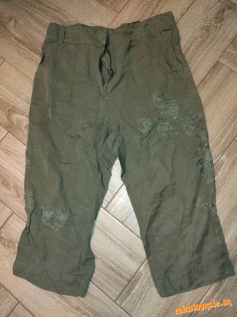 Nádherné zelené vyšívané 3/4 nohavice č. 46
