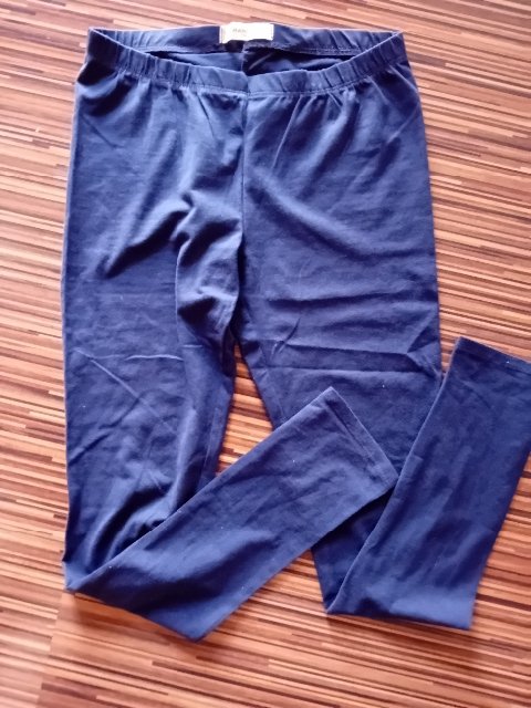 Tmavomodré leginy**13/14 rokov***