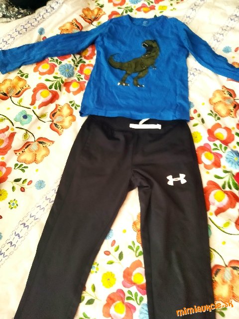 Tepláky Under armour a mikina s dinom č. 128